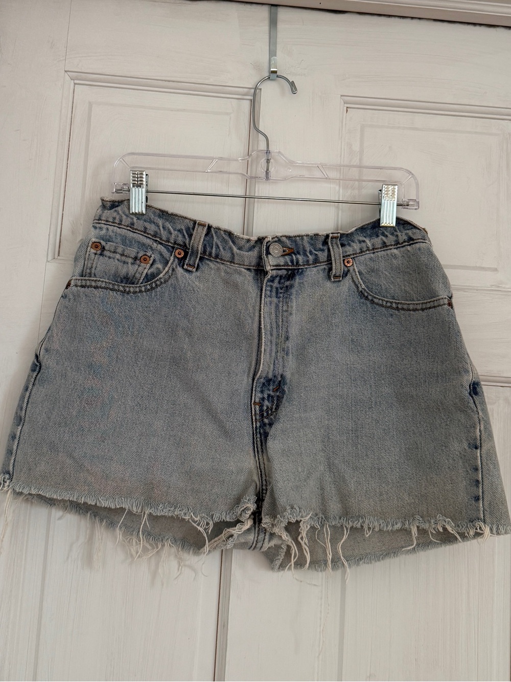 LEVI’S Women’s Light Wash Denim 512 Slim Fit Cut Off Shorts Size 14